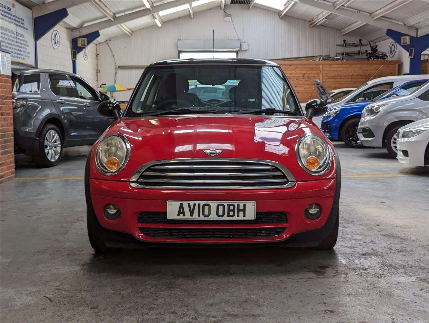 <p>2010 MINI COOPER D</p>