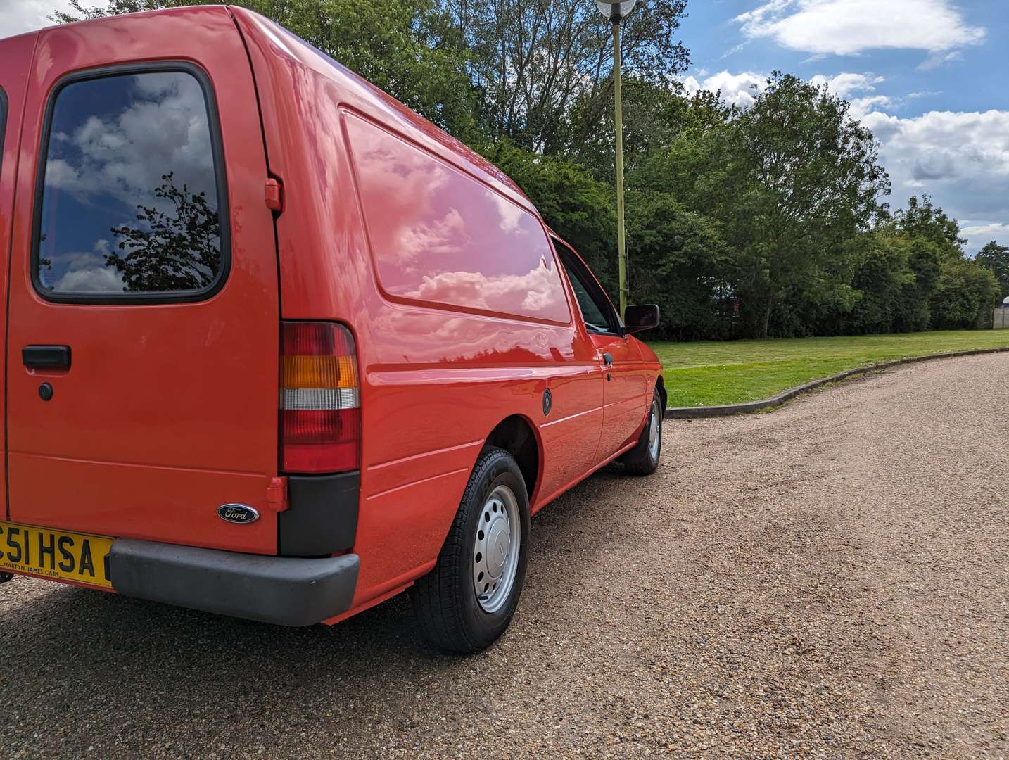 <p>2001 FORD ESCORT 55 D VAN</p>