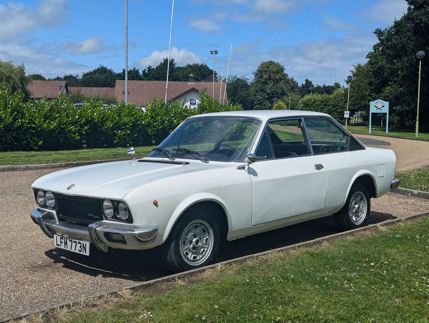 <p>1975 FIAT 124 COUPE LHD&nbsp;</p>