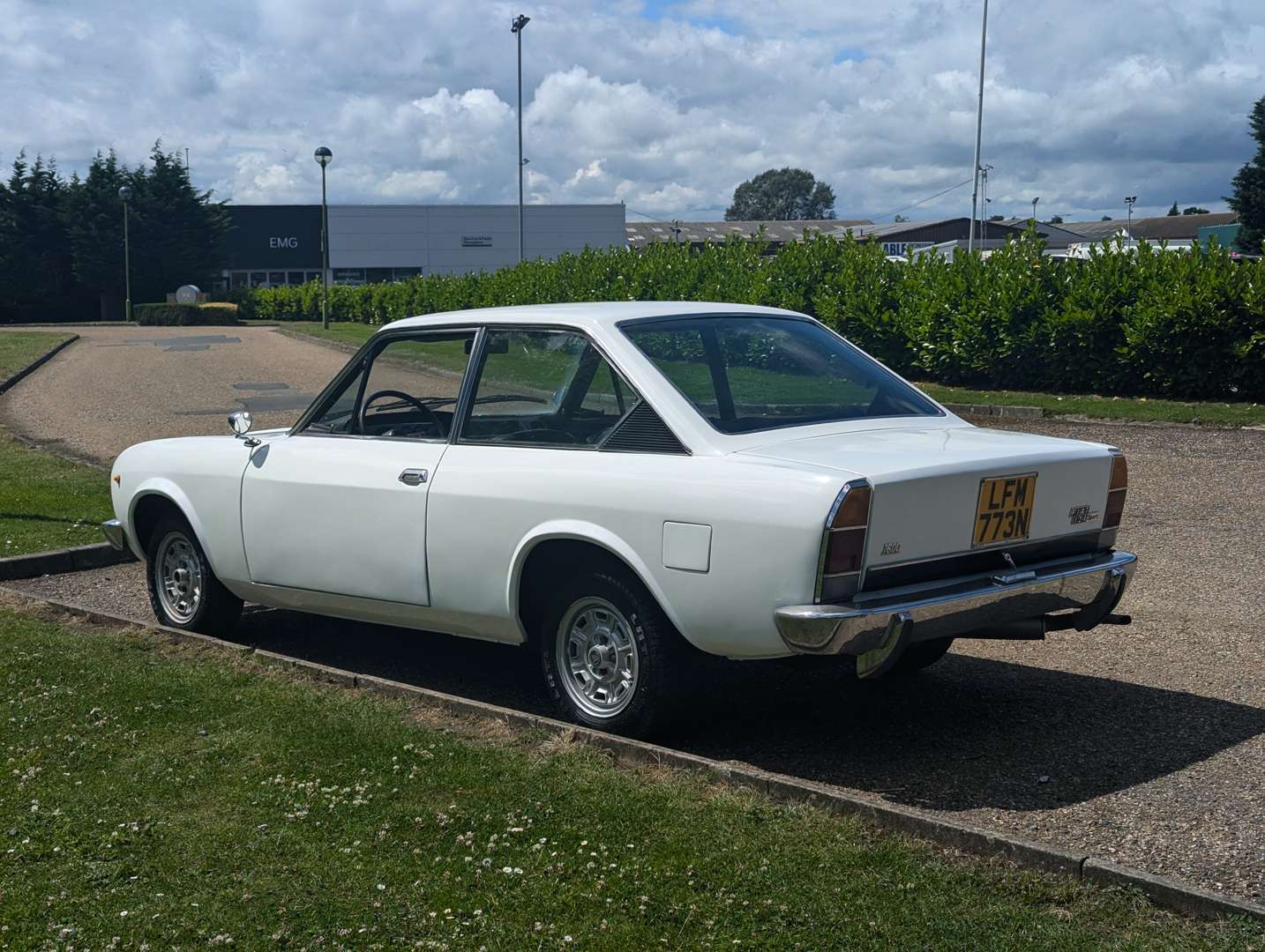 <p>1975 FIAT 124 COUPE LHD&nbsp;</p>