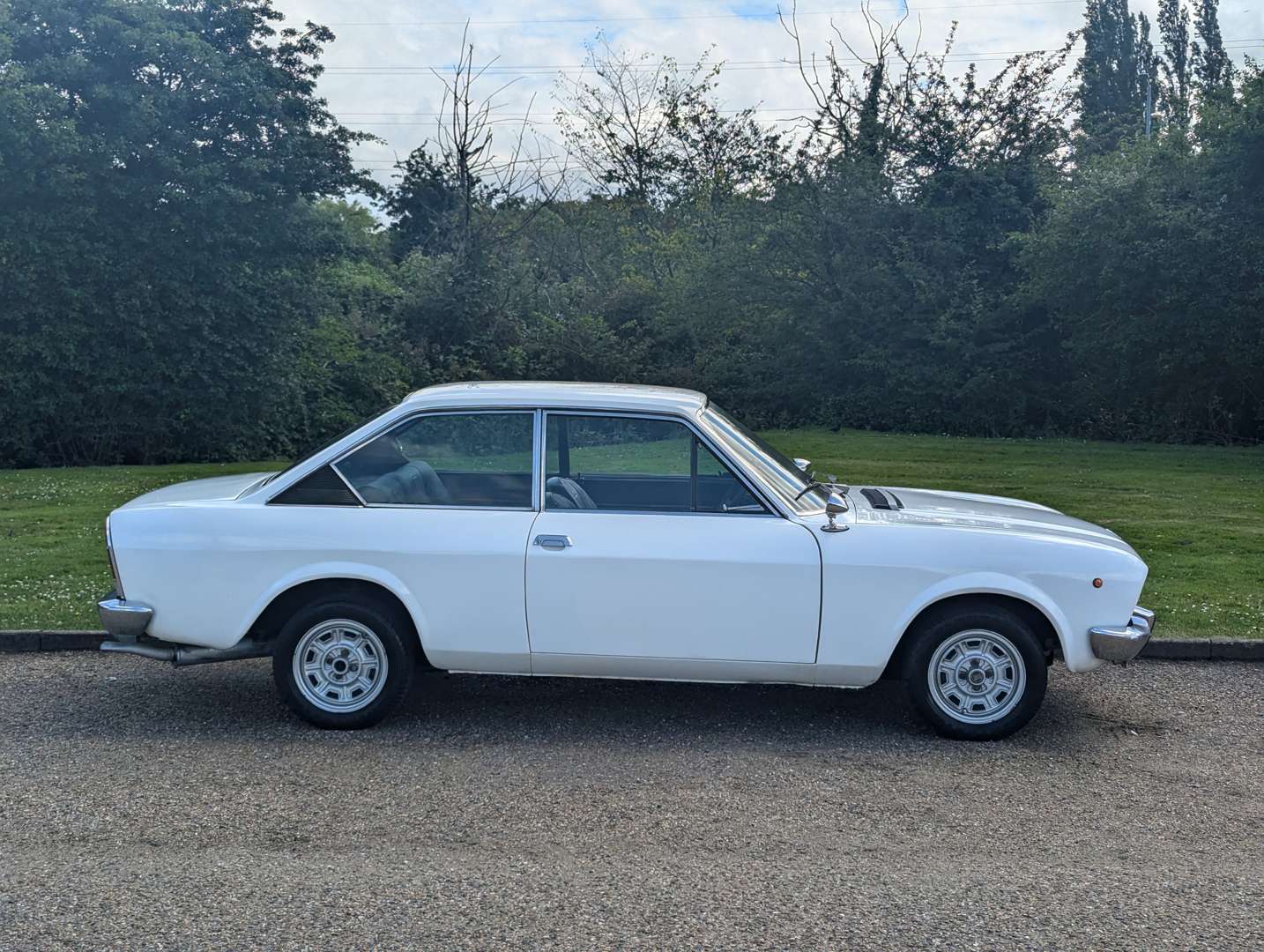 <p>1975 FIAT 124 COUPE LHD&nbsp;</p>