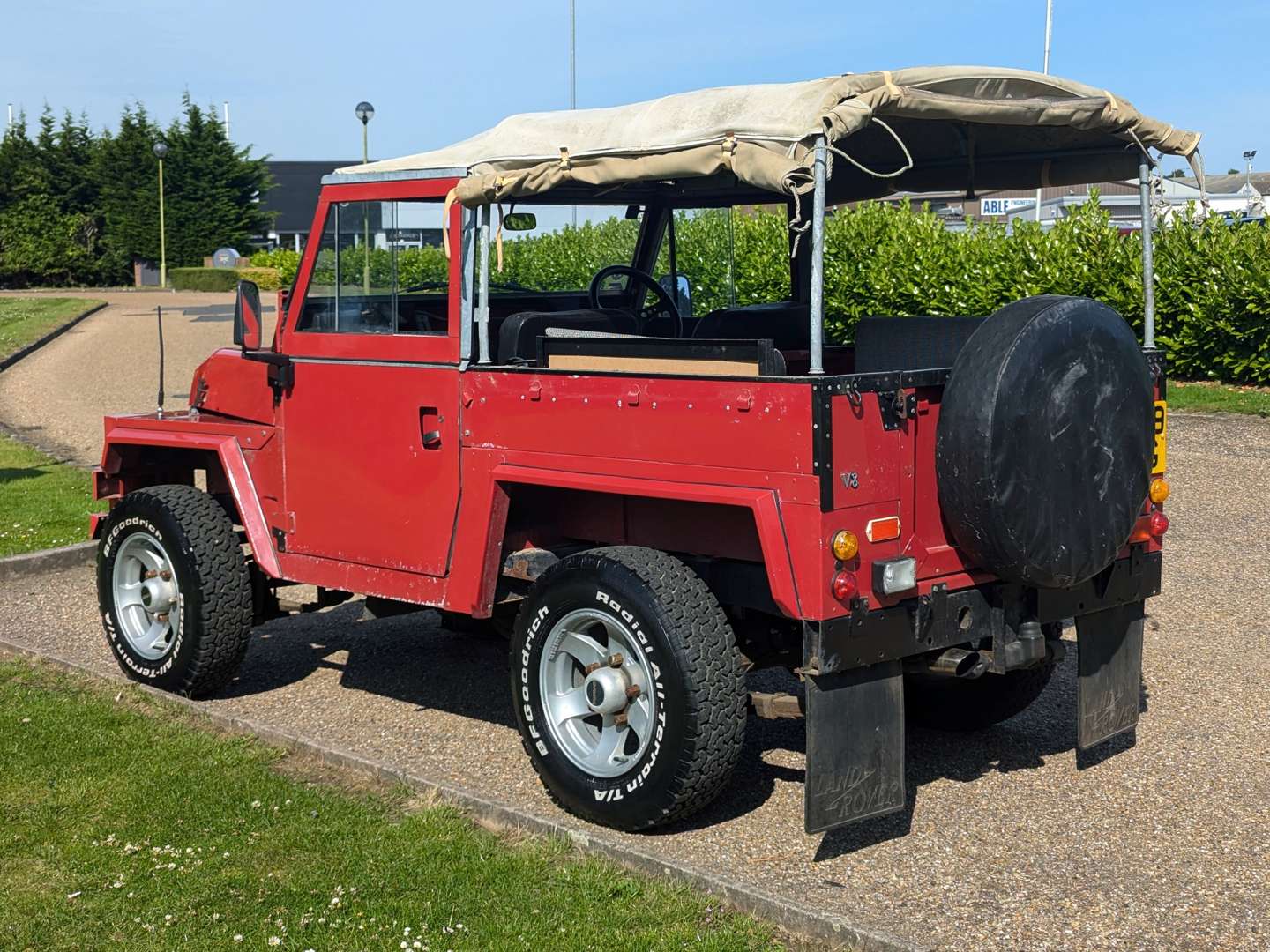 <p>1989 LAND ROVER V8 LIGHT WEIGHT&nbsp;</p>