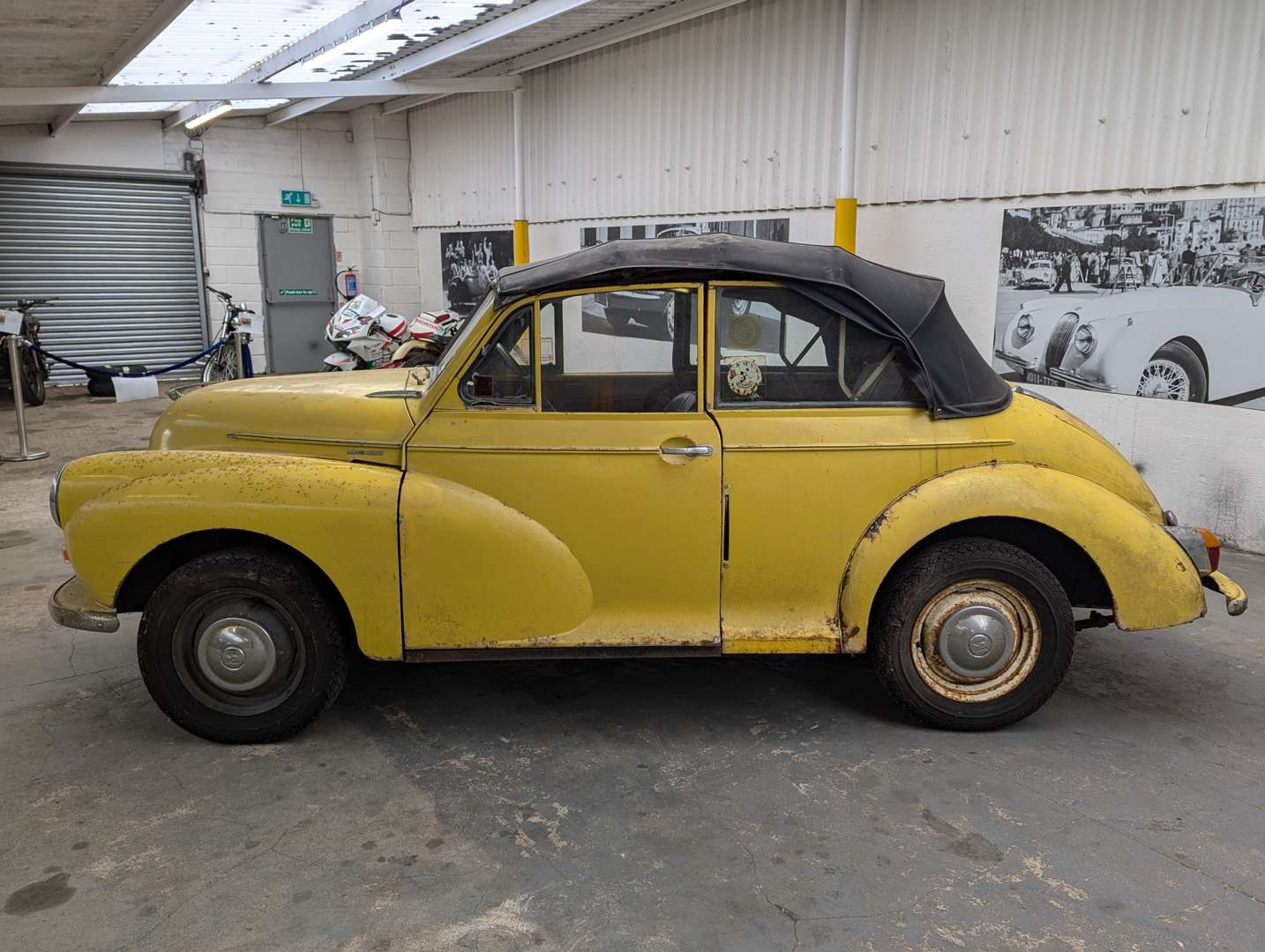 <p>1955 MORRIS MINOR CONVERTIBLE&nbsp;</p>