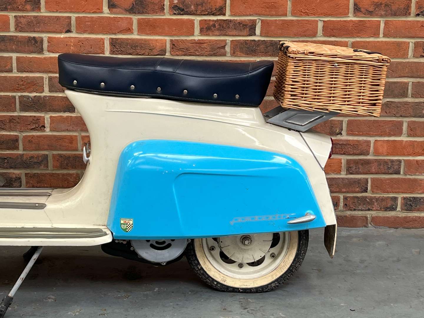 <p>1968 LAMBRETTA 125</p>