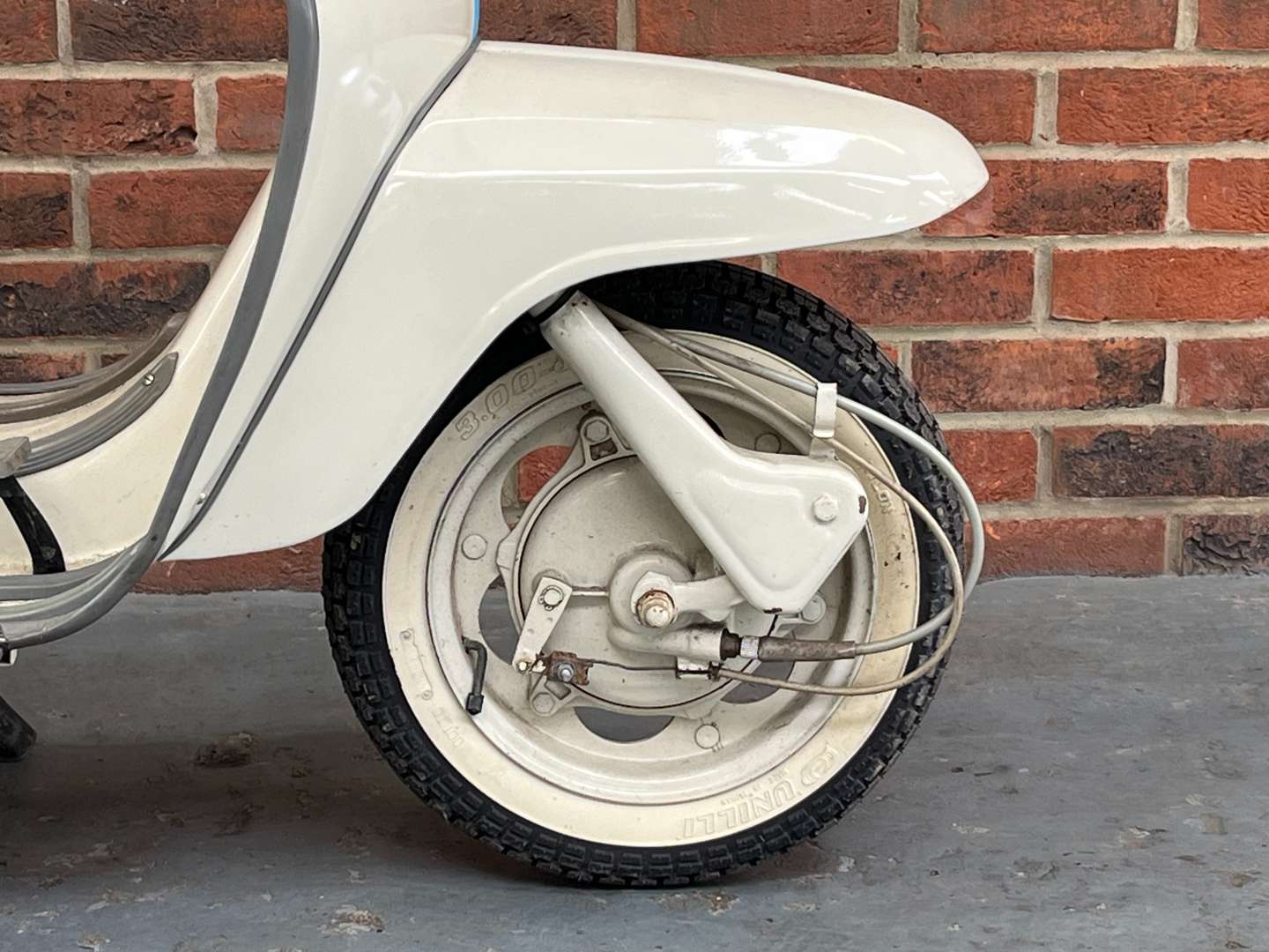 <p>1968 LAMBRETTA 125</p>