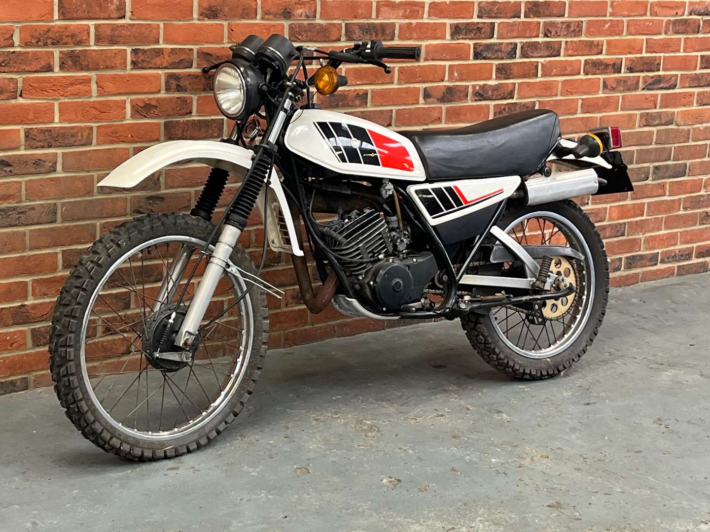 <p>1981 YAMAHA DT125 MX</p>