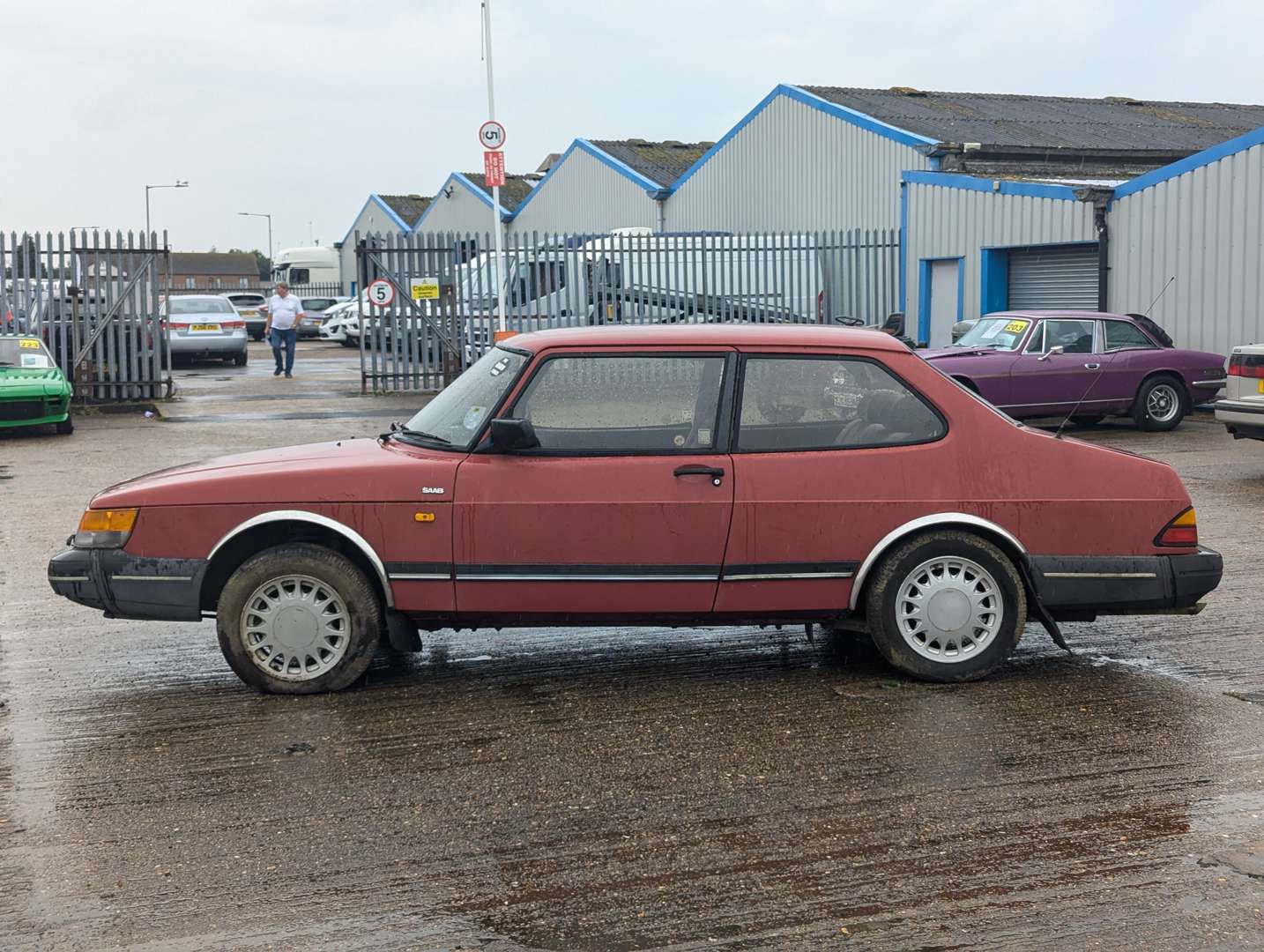 <p>1990 SAAB 900 I&nbsp;</p>