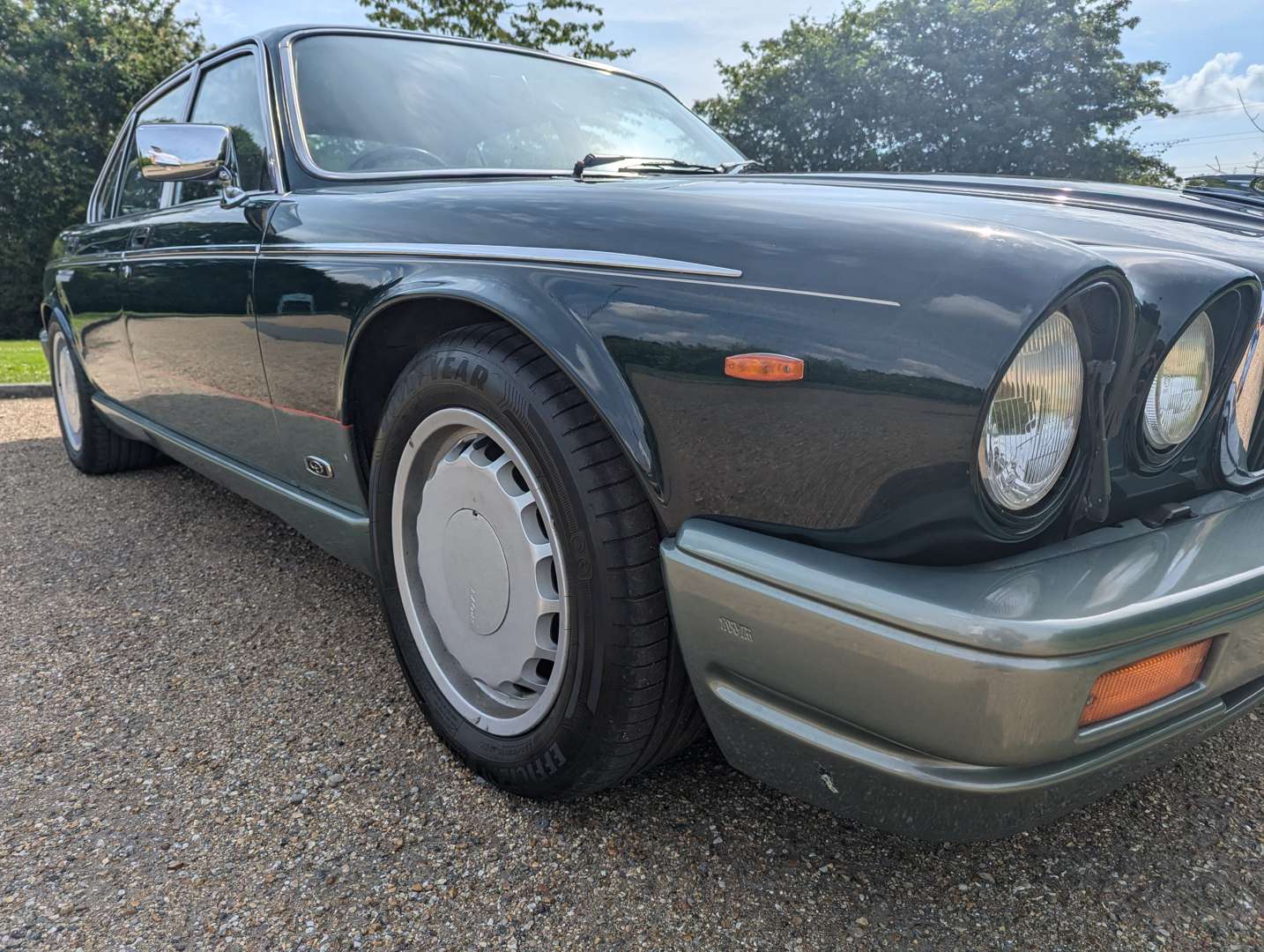 <p>1992 DAIMLER DOUBLE SIX TWR AUTO</p>