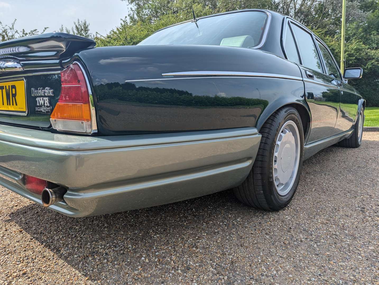 <p>1992 DAIMLER DOUBLE SIX TWR AUTO</p>