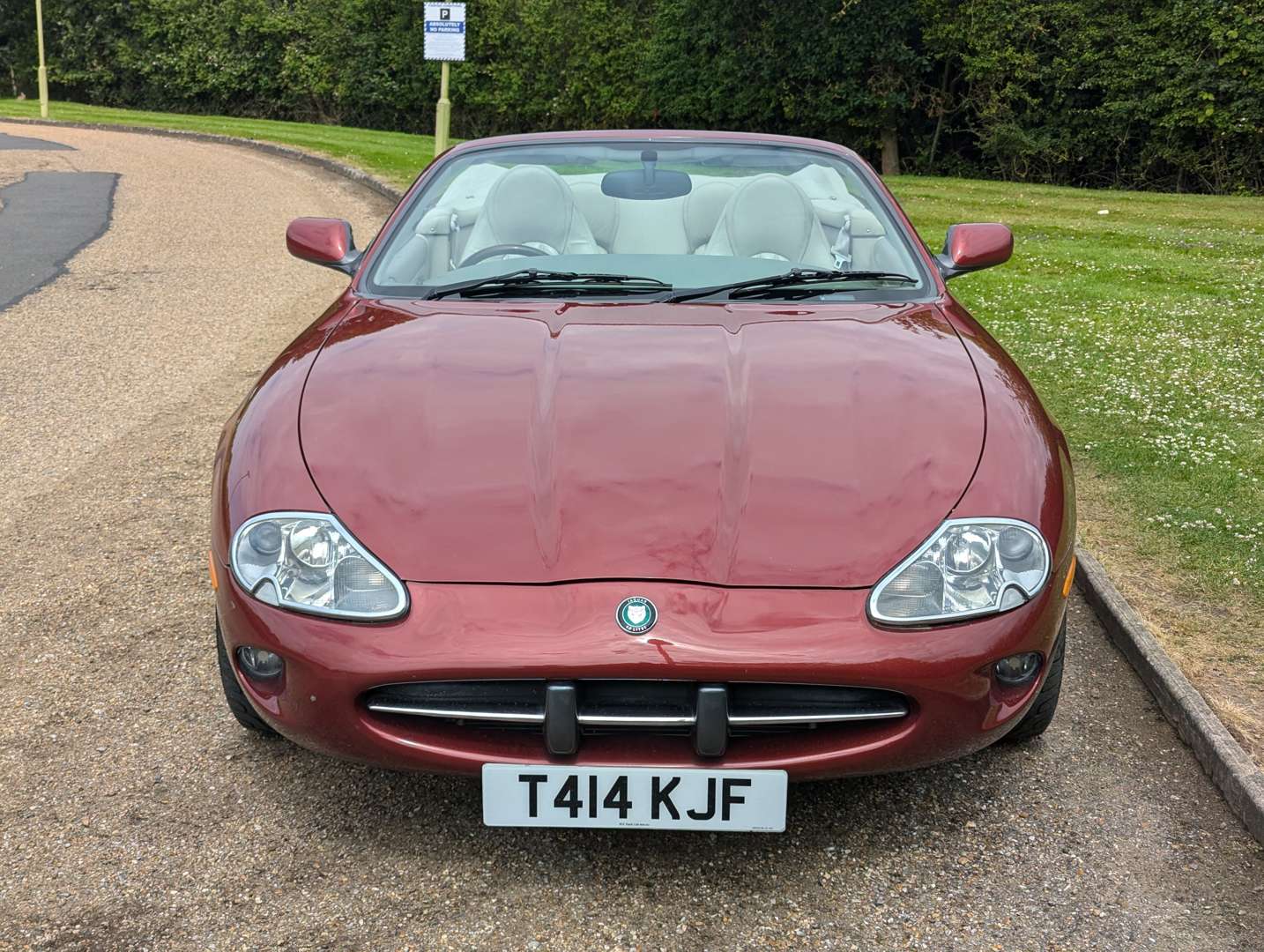 <p>1999 JAGUAR XK8 4.0 CONVERTIBLE AUTO</p>