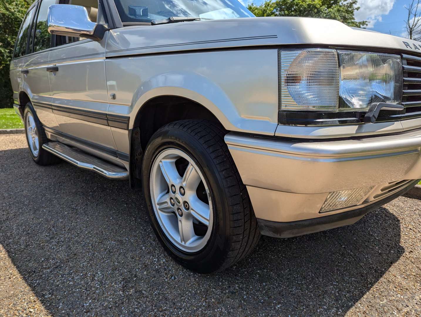 <p>1999 RANGE ROVER 4.6 HSE AUTO&nbsp;</p>