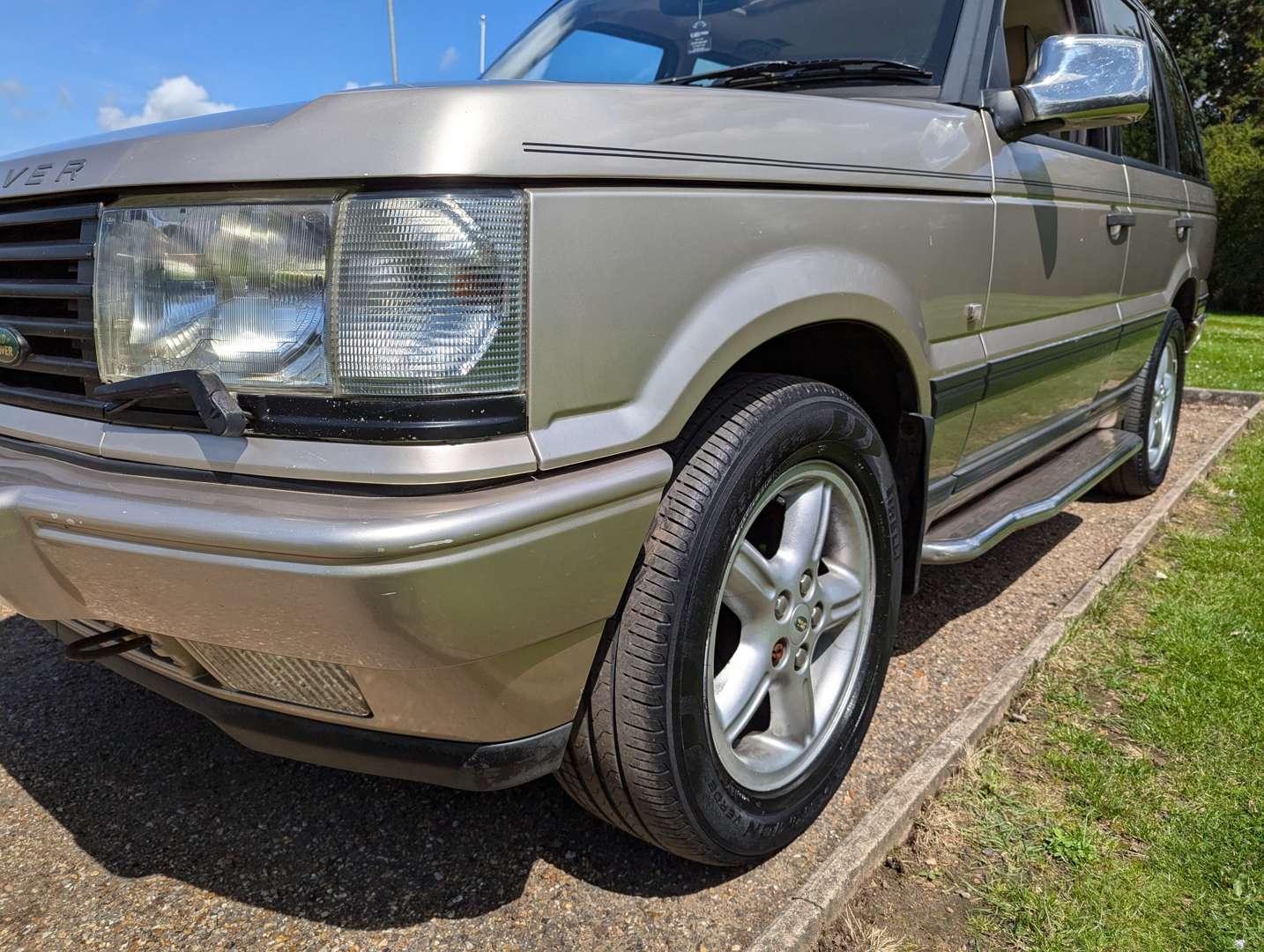 <p>1999 RANGE ROVER 4.6 HSE AUTO&nbsp;</p>