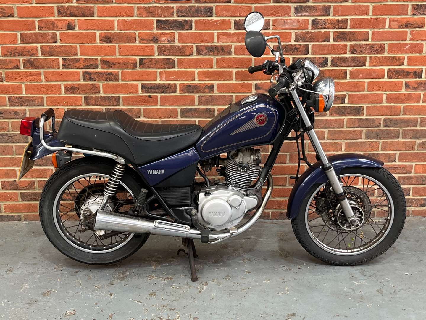 <p>1999 YAMAHA SR125</p>