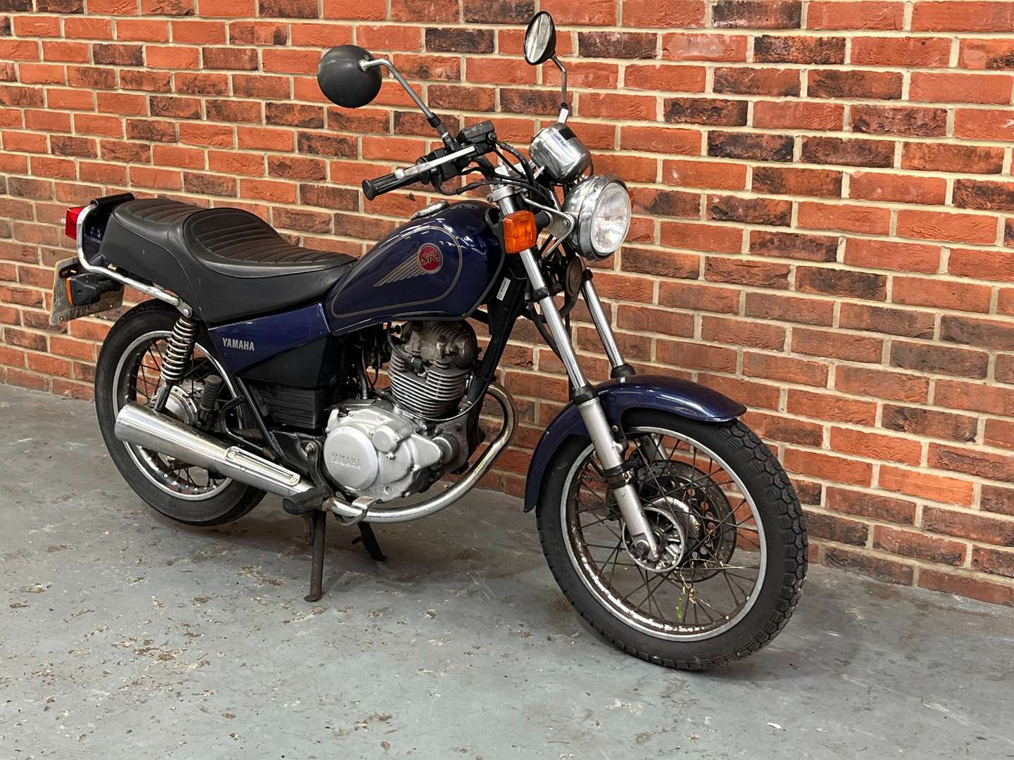 <p>1999 YAMAHA SR125</p>