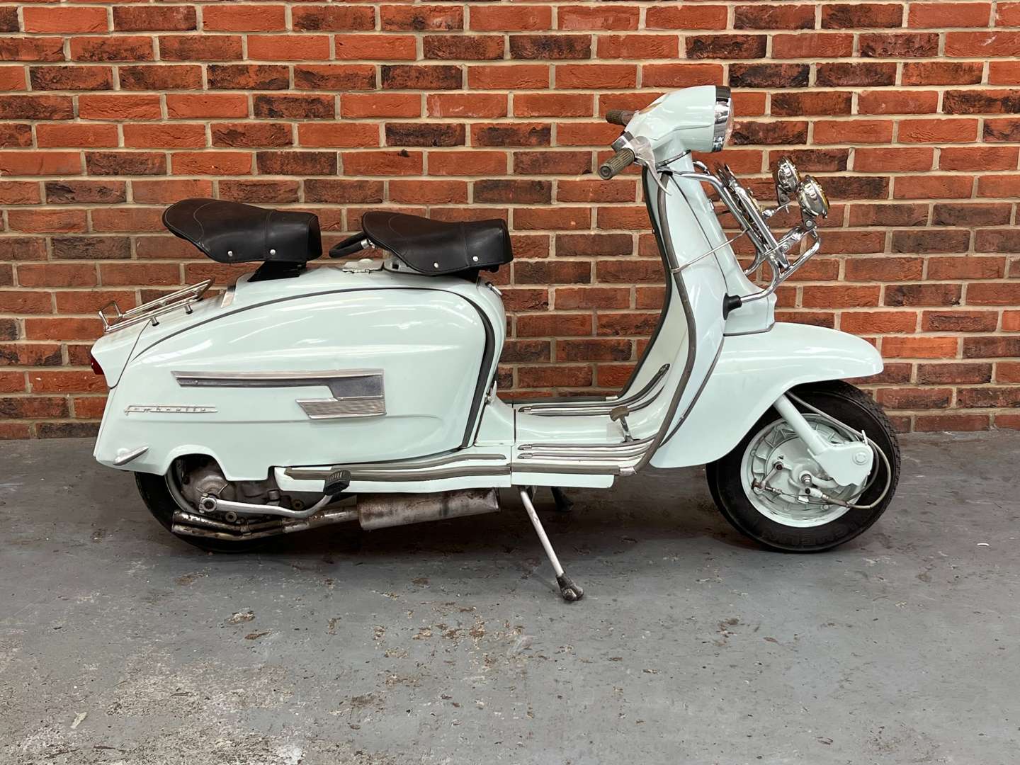 <p>1963 LAMBRETTA Li125</p>