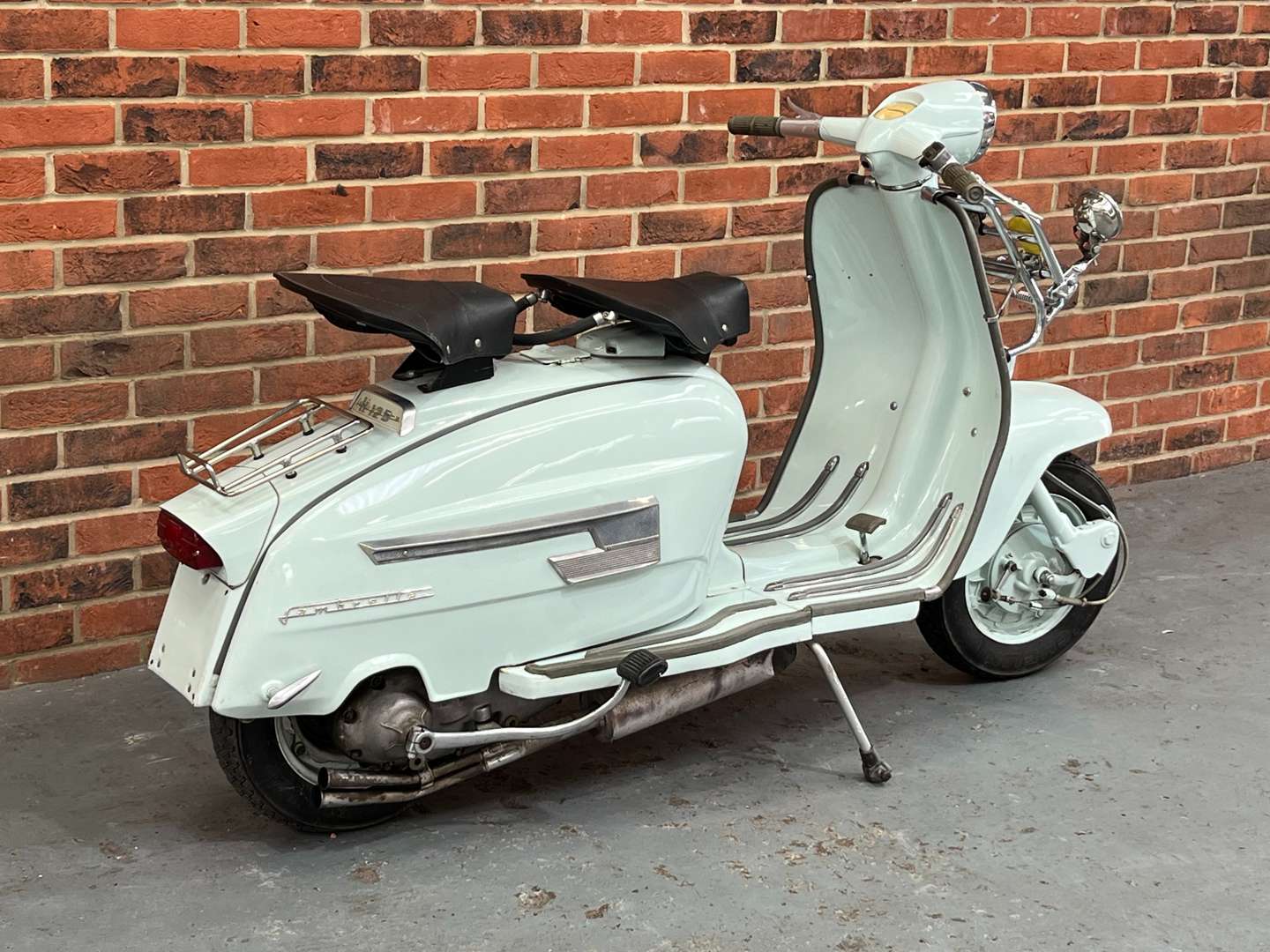 <p>1963 LAMBRETTA Li125</p>