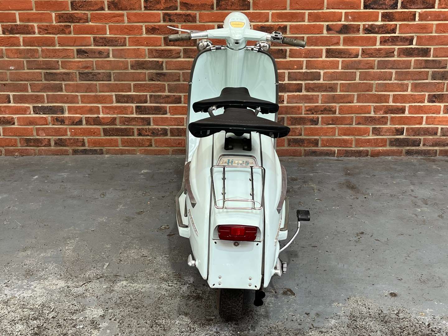 <p>1963 LAMBRETTA Li125</p>