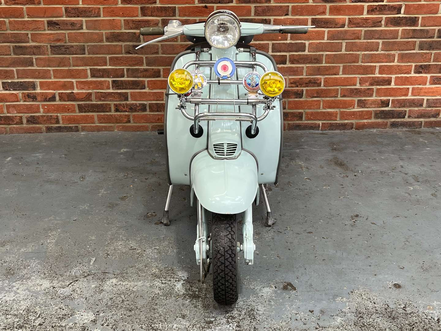 <p>1963 LAMBRETTA Li125</p>