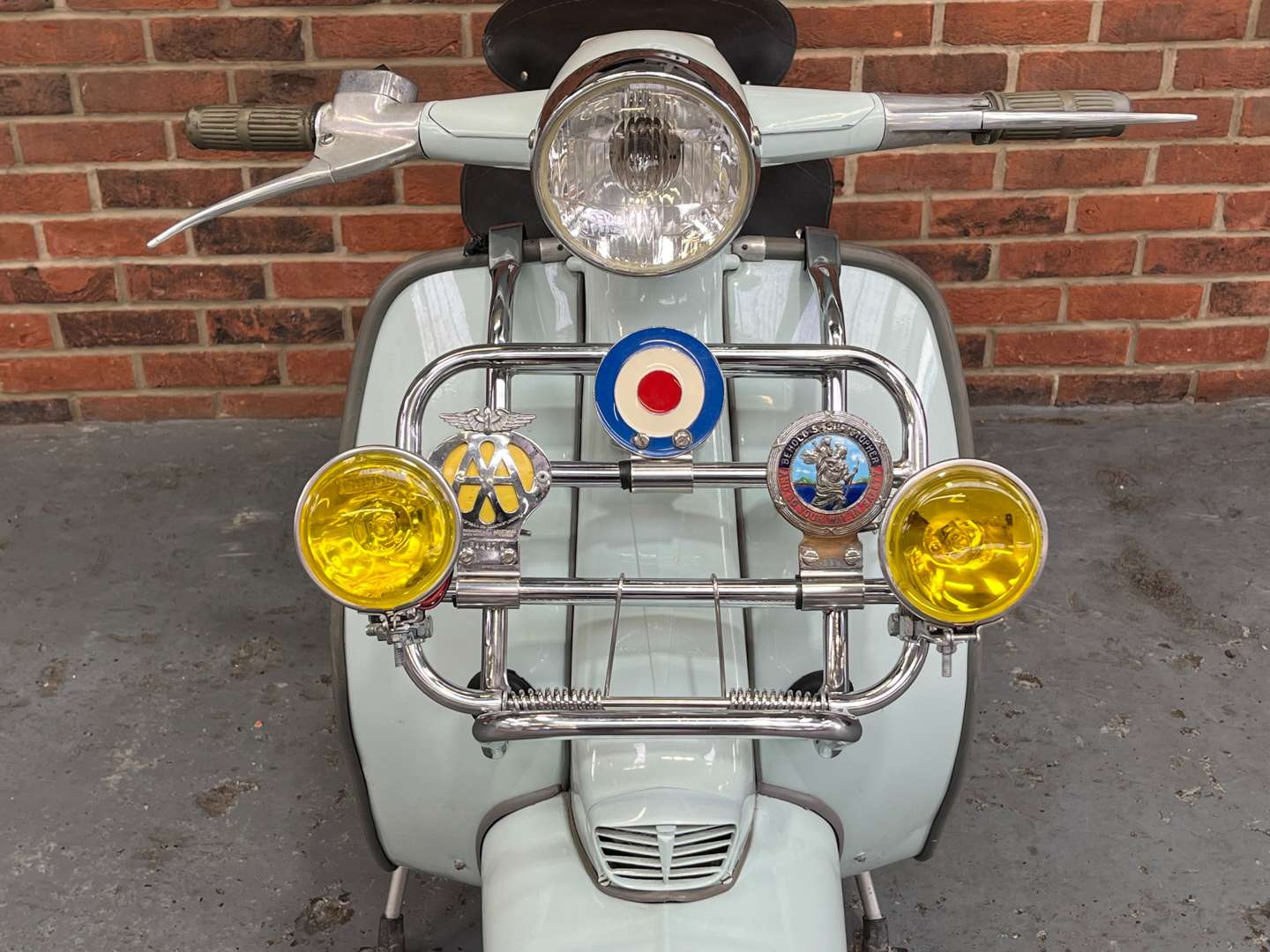 <p>1963 LAMBRETTA Li125</p>