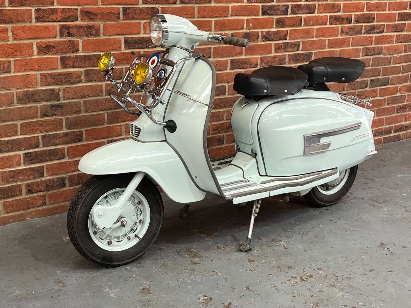 <p>1963 LAMBRETTA Li125</p>