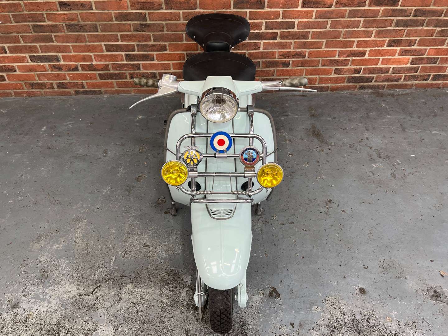 <p>1963 LAMBRETTA Li125</p>