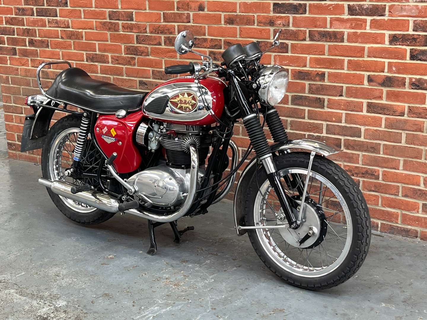 <p>1968 BSA A65 LIGHTNING 650CC</p>