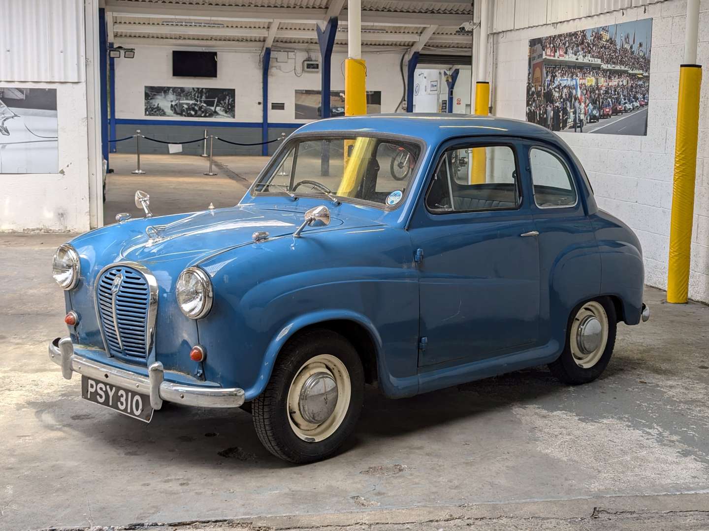 <p>1958 AUSTIN A35&nbsp;</p>