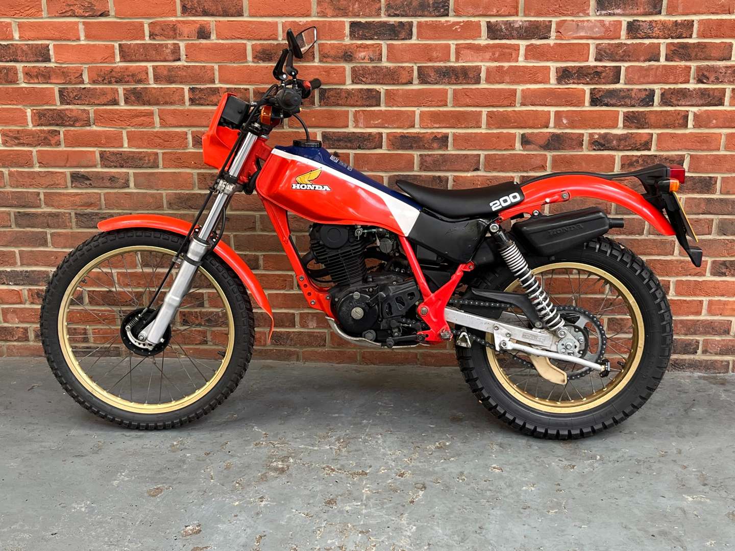 <p>1983 HONDA TLR 200 TRIALS BIKE</p>