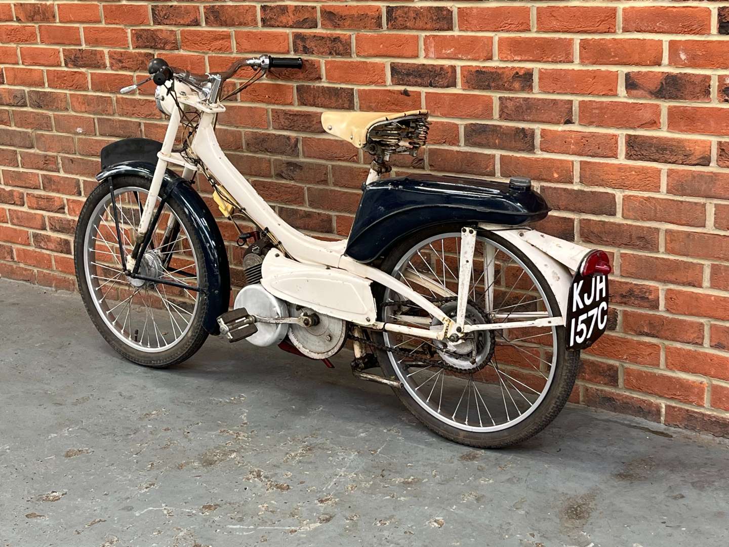 <p>1965 RALEIGH RM6 50CC</p>