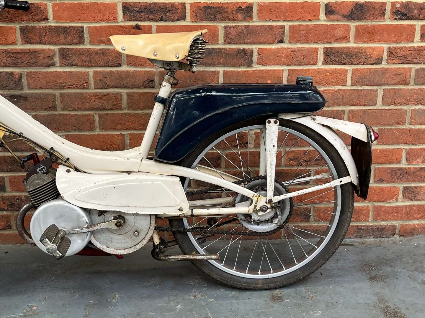 <p>1965 RALEIGH RM6 50CC</p>