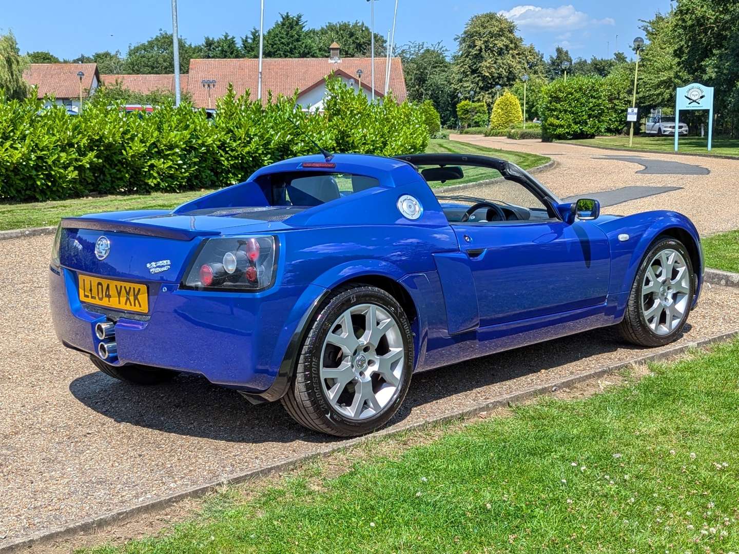 <p>2004 VAUXHALL VX220 TURBO 19,635 MILES</p>