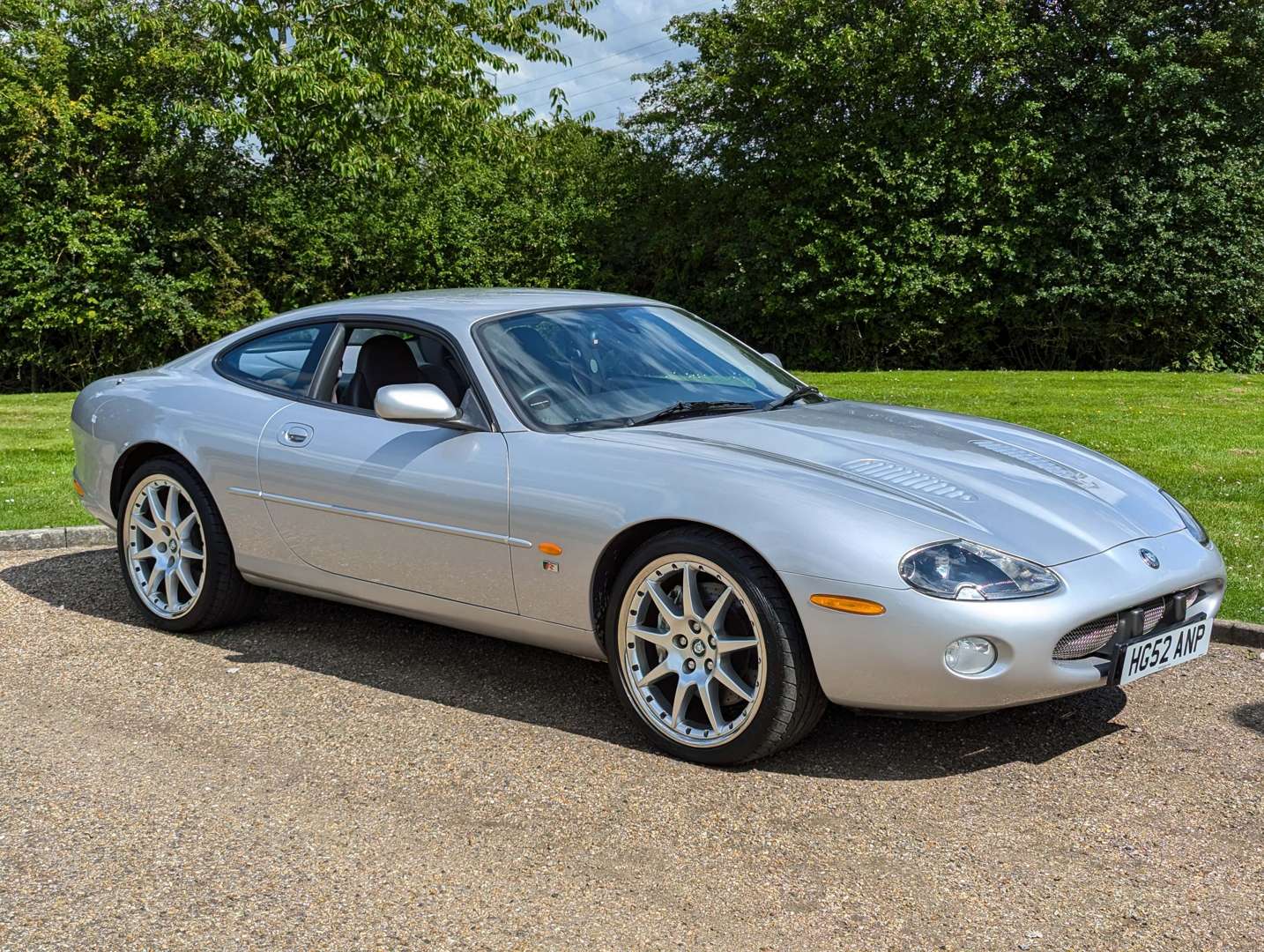 <p>2002 JAGUAR XKR 4.2 COUPE AUTO&nbsp;</p>