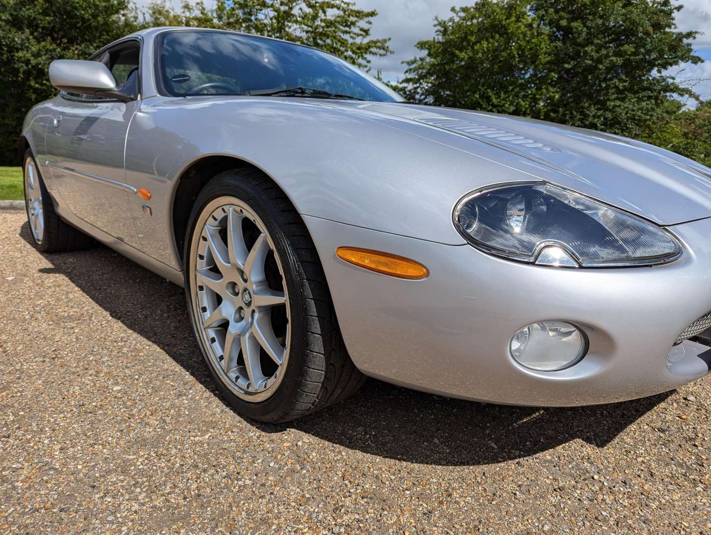 <p>2002 JAGUAR XKR 4.2 COUPE AUTO&nbsp;</p>