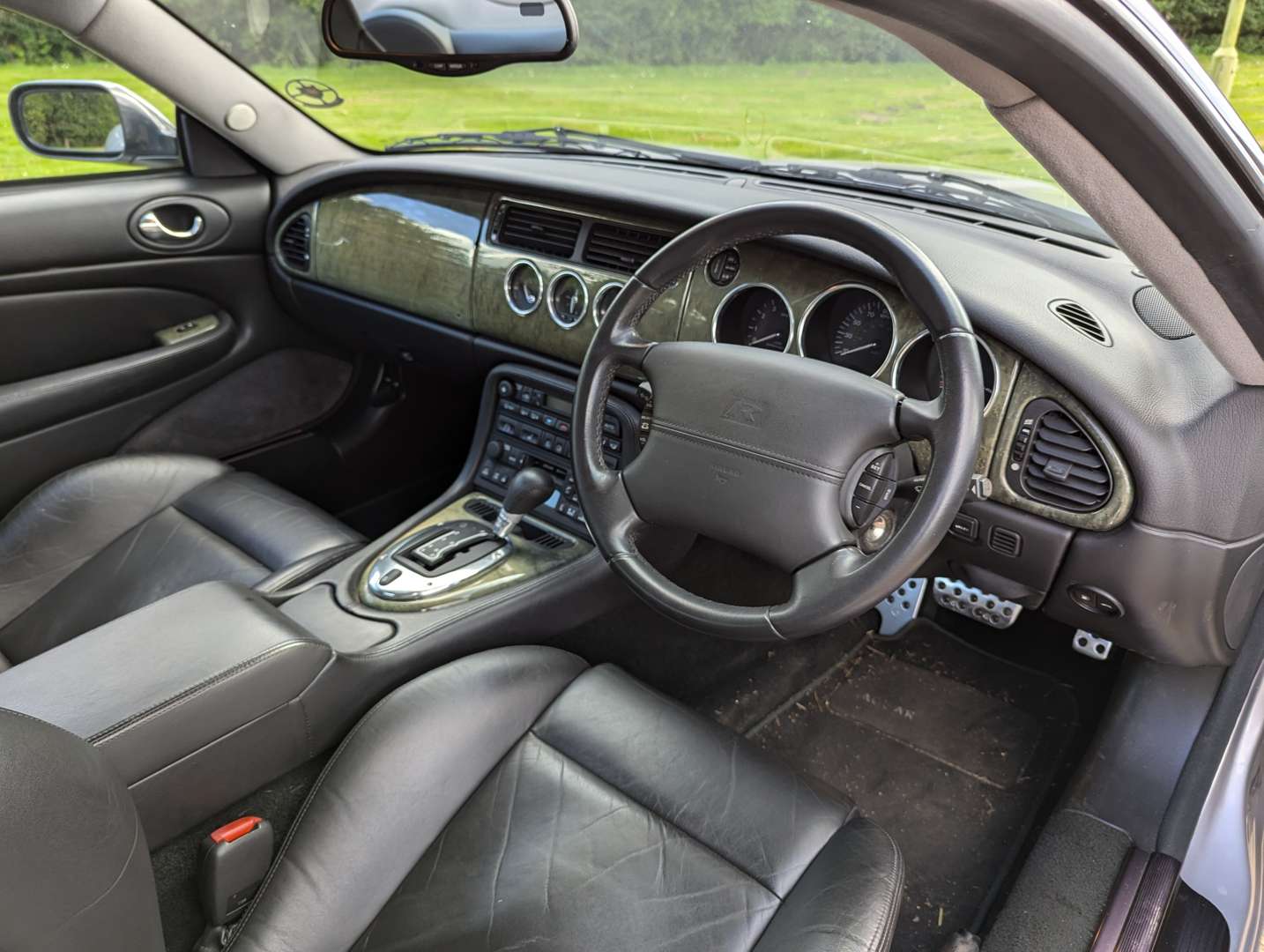 <p>2002 JAGUAR XKR 4.2 COUPE AUTO&nbsp;</p>