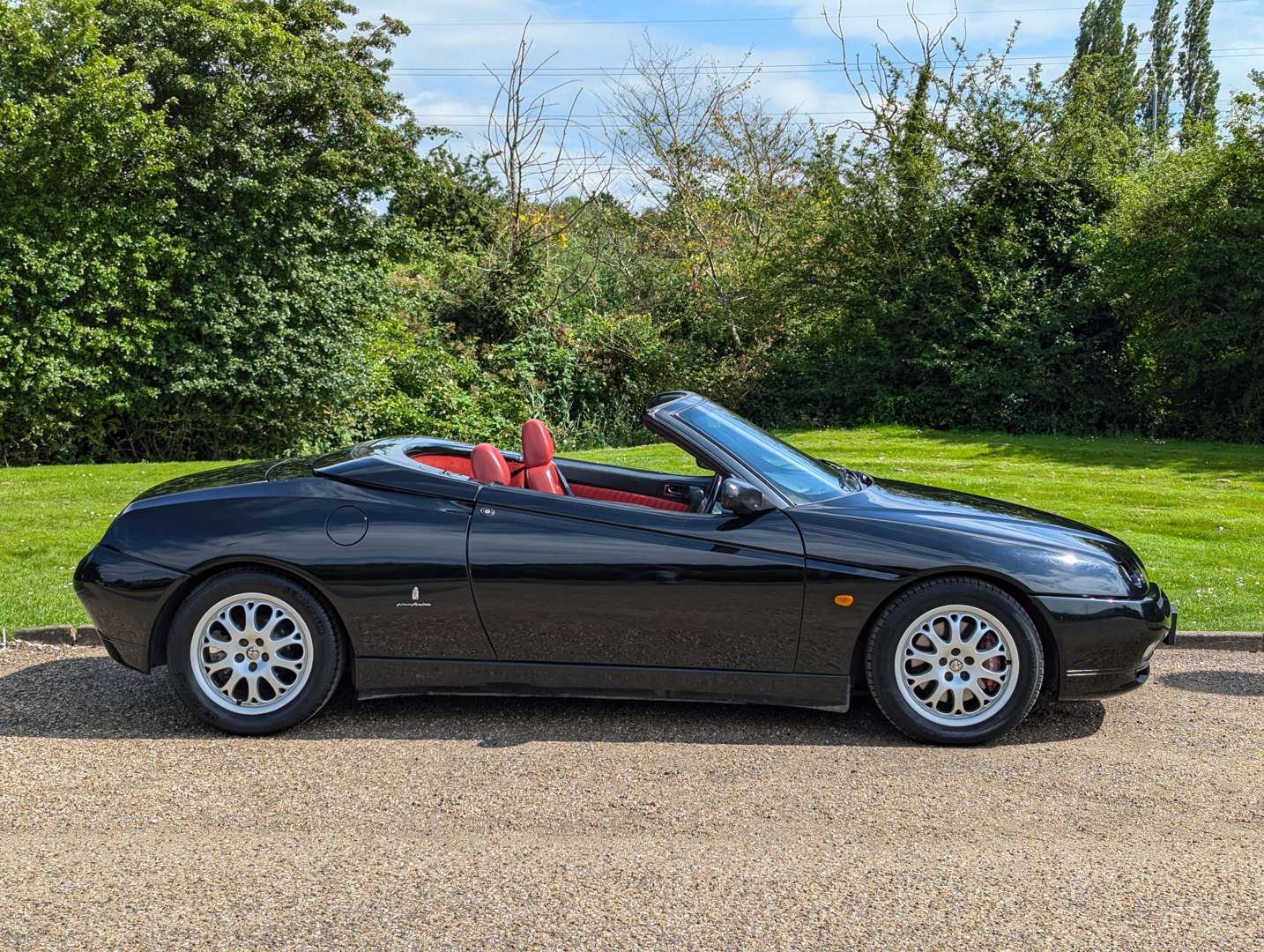 <p>2001 ALFA ROMEO SPIDER 3.0 V6 CONVERTIBLE</p>