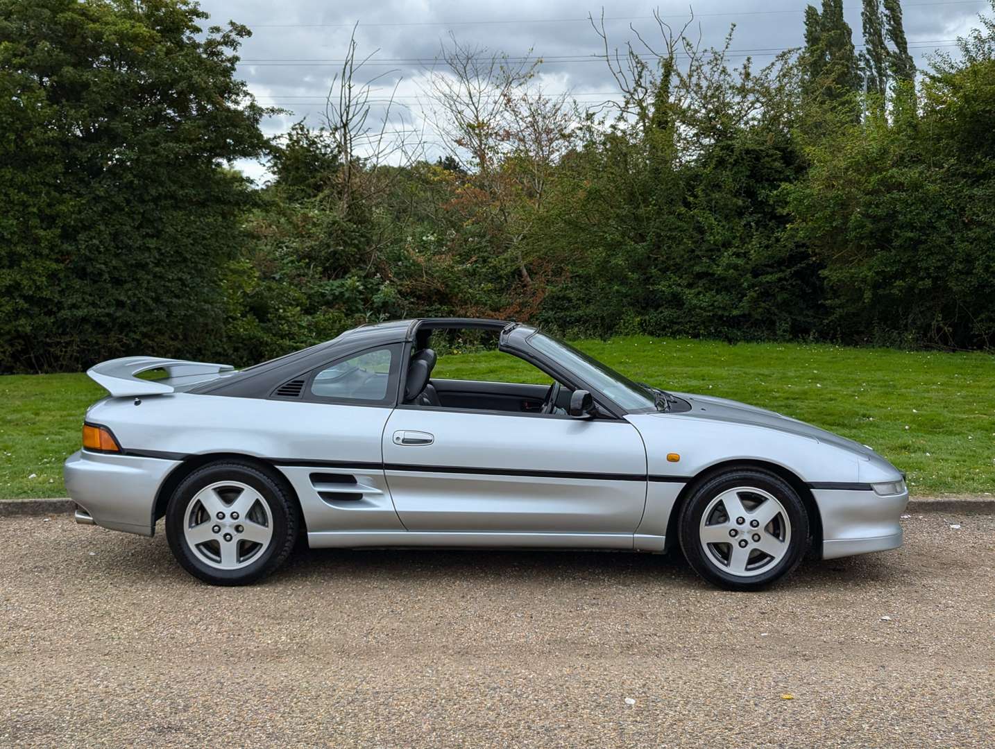 <p>1997 TOYOTA MR2 GT 16V T-BAR 1 OWNER 18,332 MILES</p>