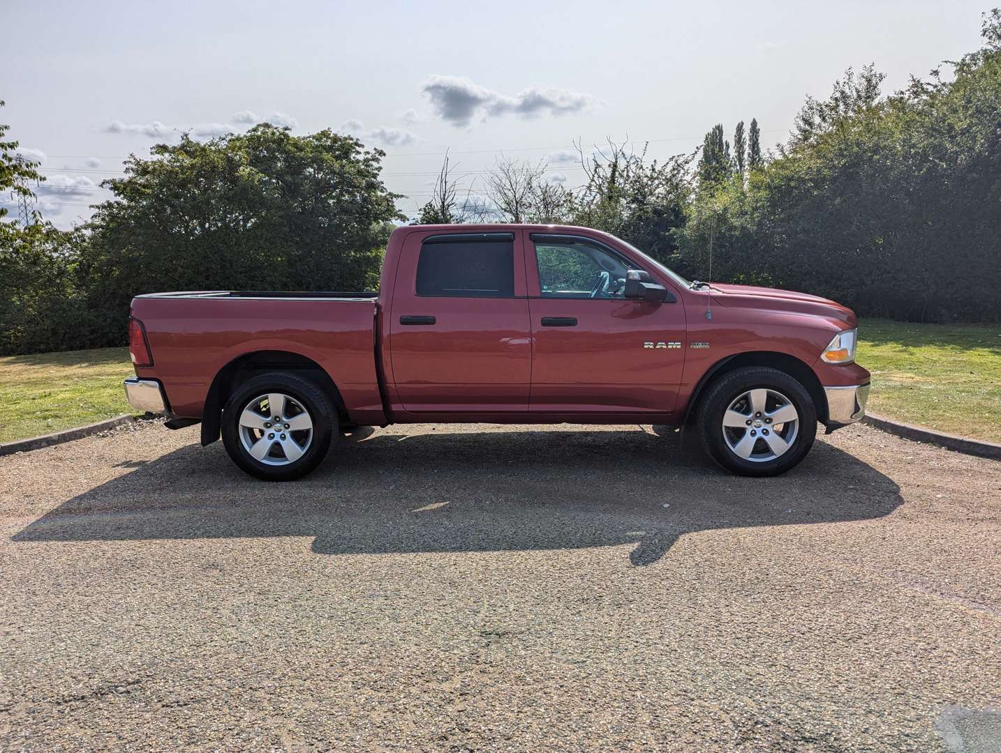 <p>2009 DODGE RAM 1500 5.7 HEMI “400BHP” 4 X 4 PICK-UP LHD</p>