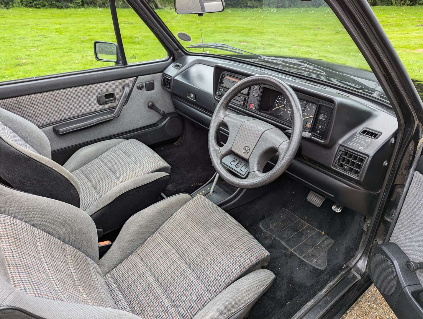<p>1991 VW GOLF CLIPPER 1.8 CABRIO AUTO</p>