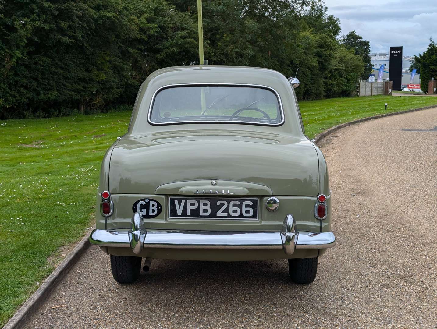 <p>1954 FORD CONSUL SALOON</p>