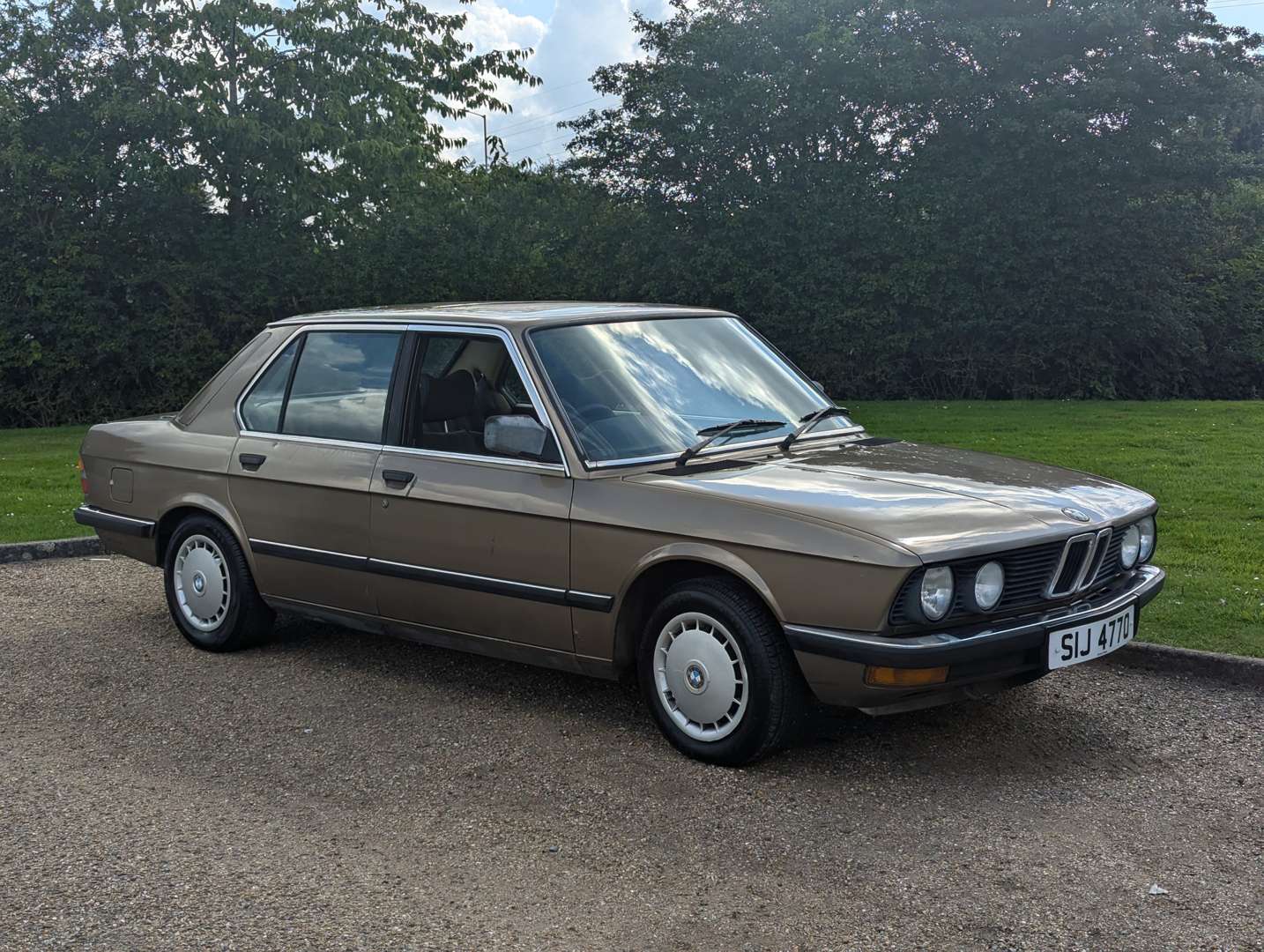 <p>1983 BMW E28 520I</p>