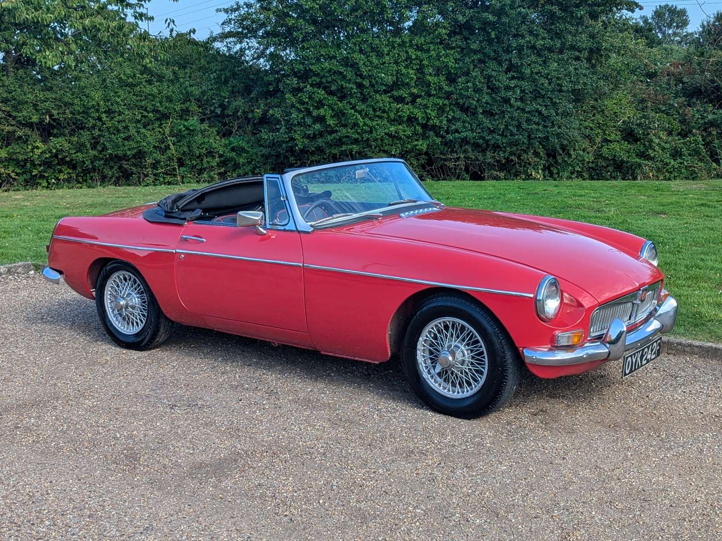 <p>1968 MG B ROADSTER&nbsp;</p>