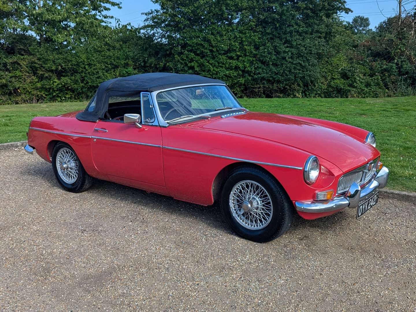 <p>1968 MG B ROADSTER&nbsp;</p>