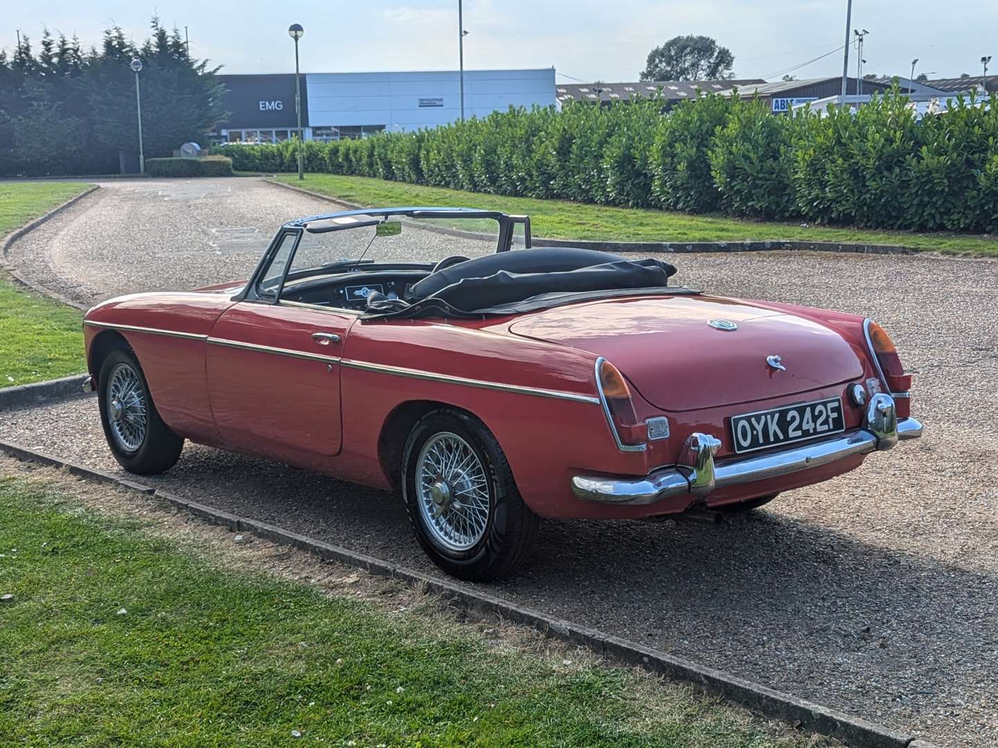 <p>1968 MG B ROADSTER&nbsp;</p>