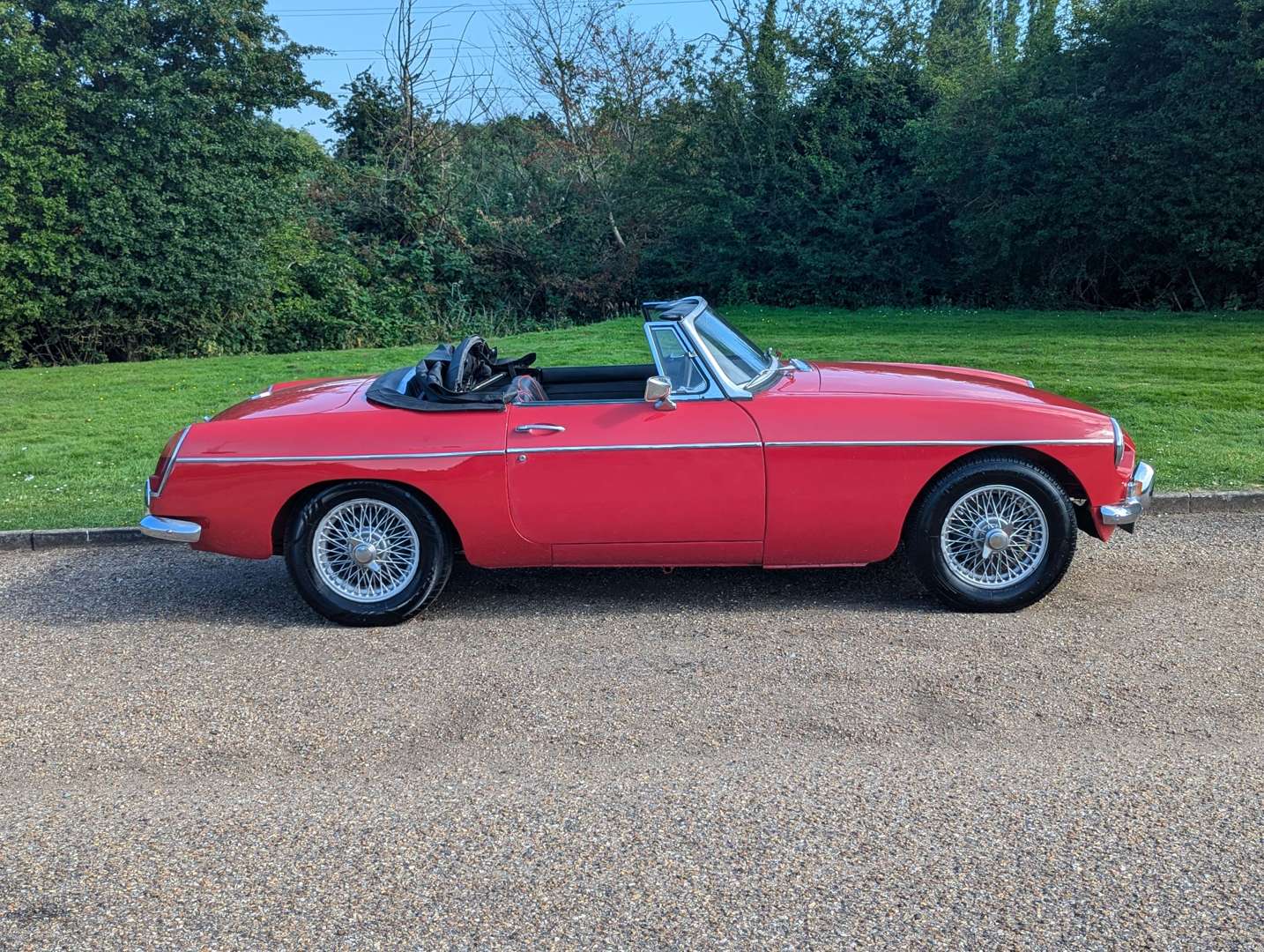 <p>1968 MG B ROADSTER&nbsp;</p>