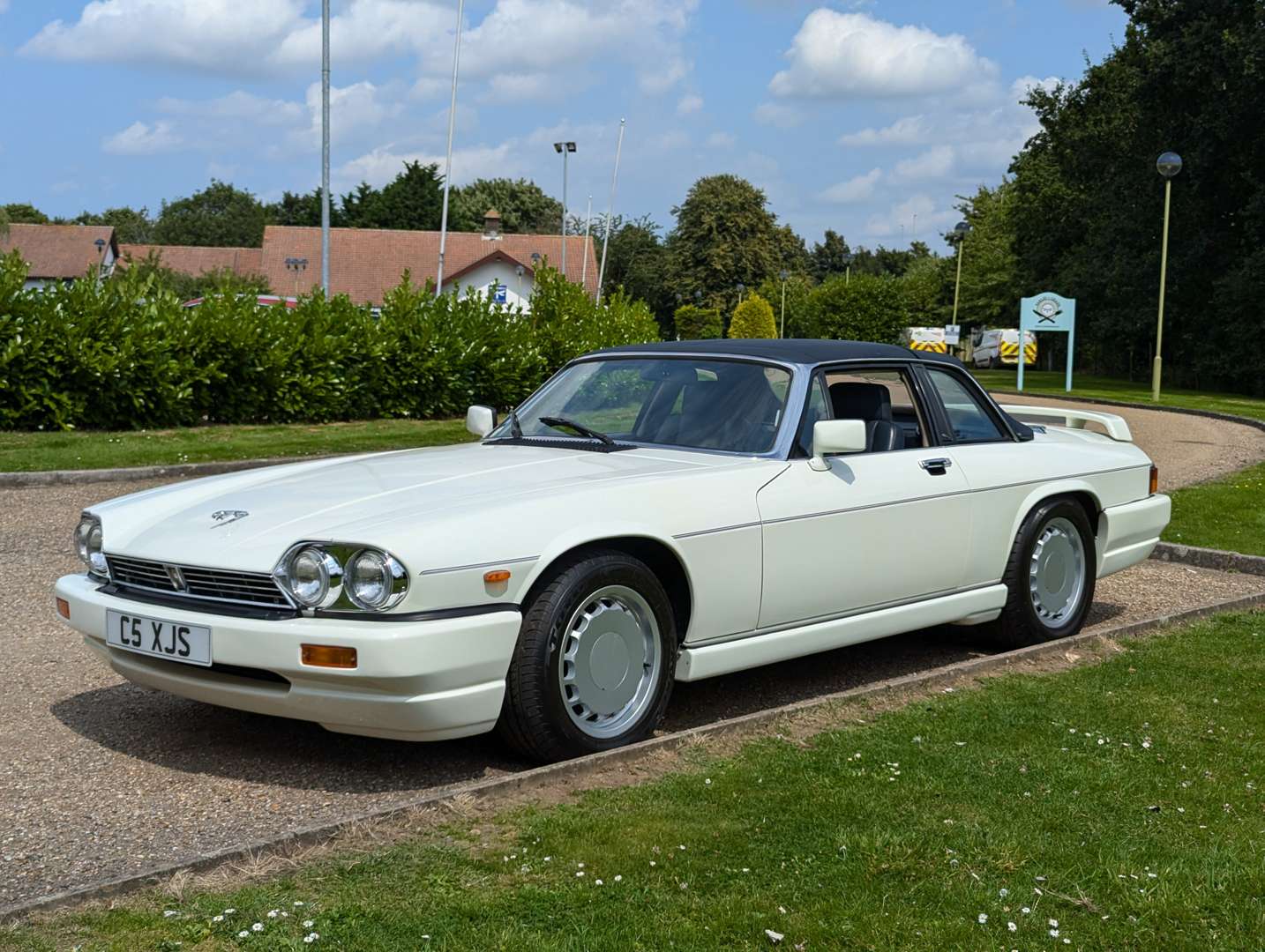 <p>1988 JAGUAR XJ-SC 5.3 V12 AUTO</p>