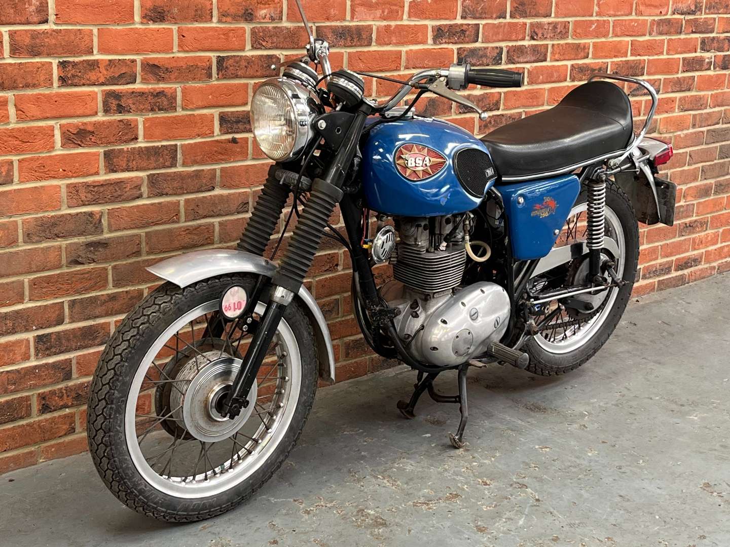 <p>1970 BSA STARFIRE 250CC</p>