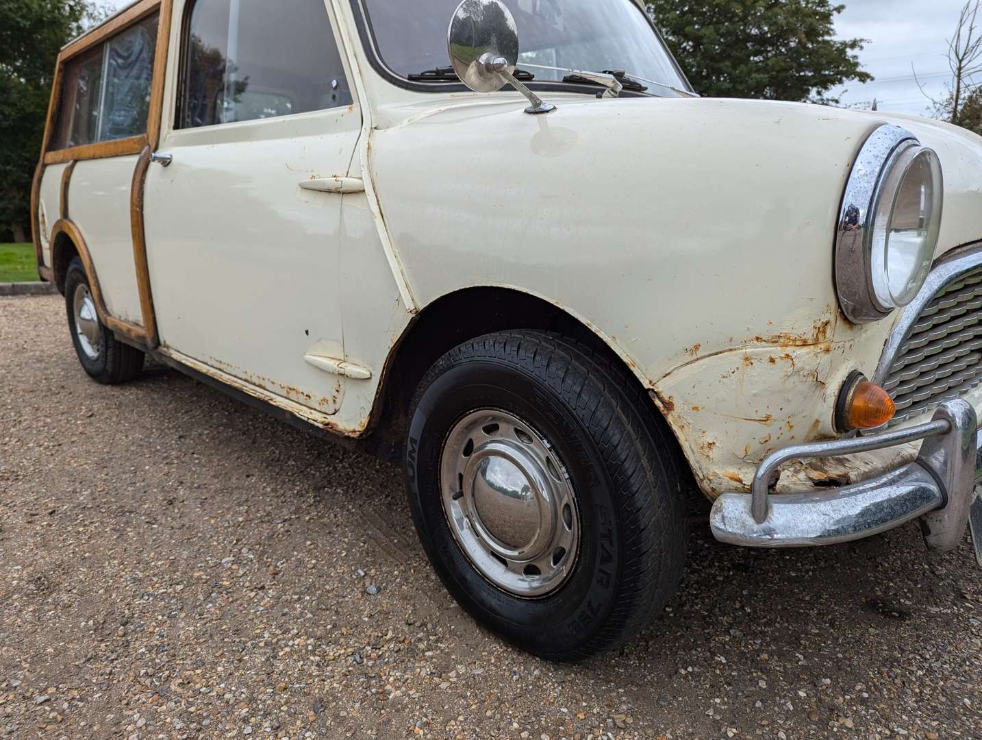 <p>1964 AUSTIN MINI TRAVELLER&nbsp;</p>