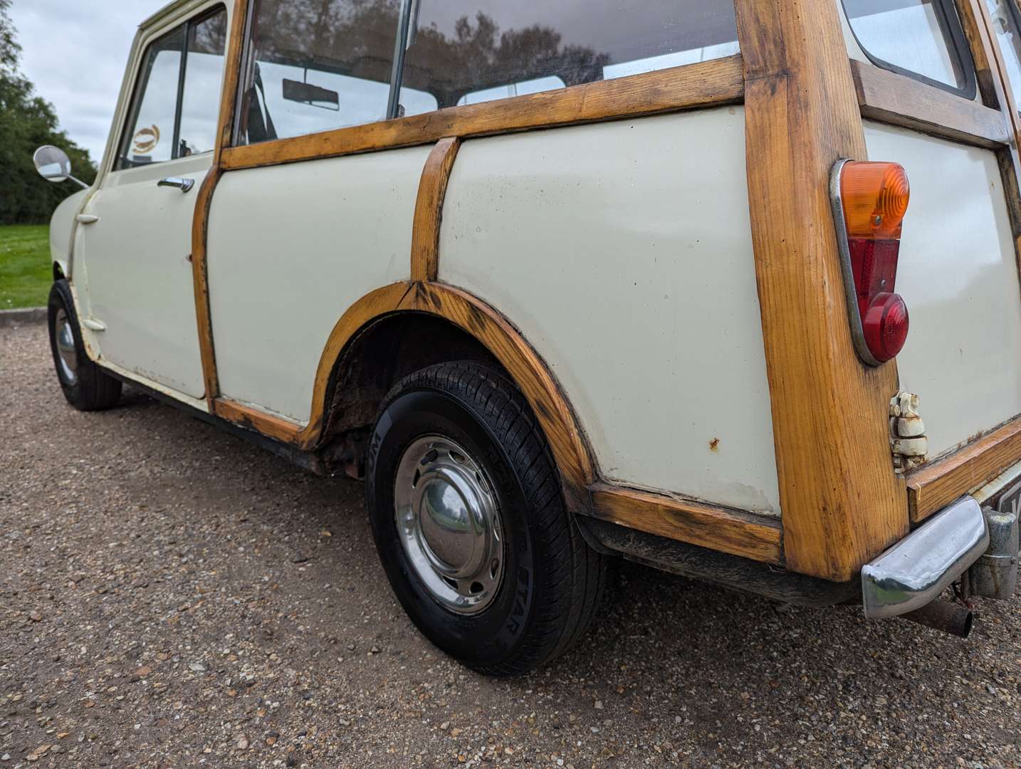 <p>1964 AUSTIN MINI TRAVELLER&nbsp;</p>