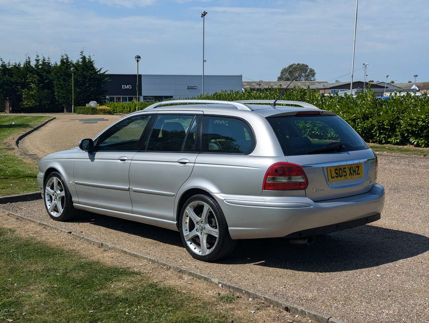 <p>2000 JAGUAR X-TYPE XS LE D ESTATE&nbsp;</p>