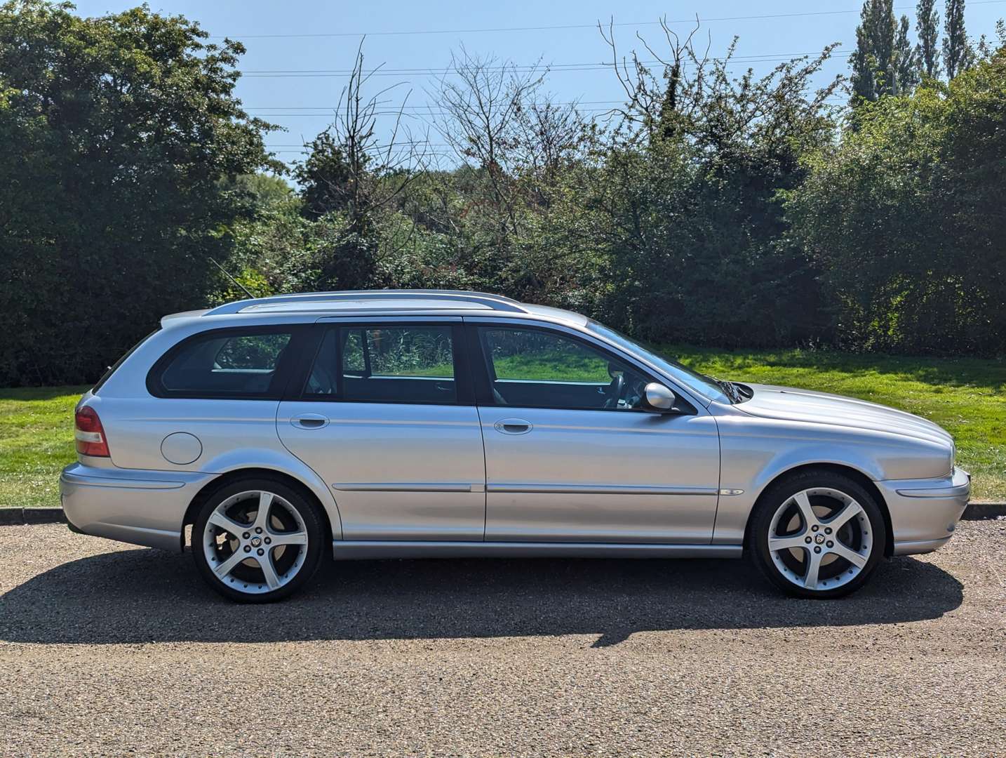 <p>2000 JAGUAR X-TYPE XS LE D ESTATE&nbsp;</p>